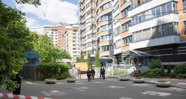 《以警察袭击市长士兵布局攻略为主题的游戏策略指南》（揭秘最佳的游戏通关技巧与细节注意事项）  第1张